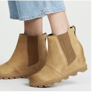 NWT Sorel Joan of Arctic Wedge II Chelsea Boot - Camel Brown